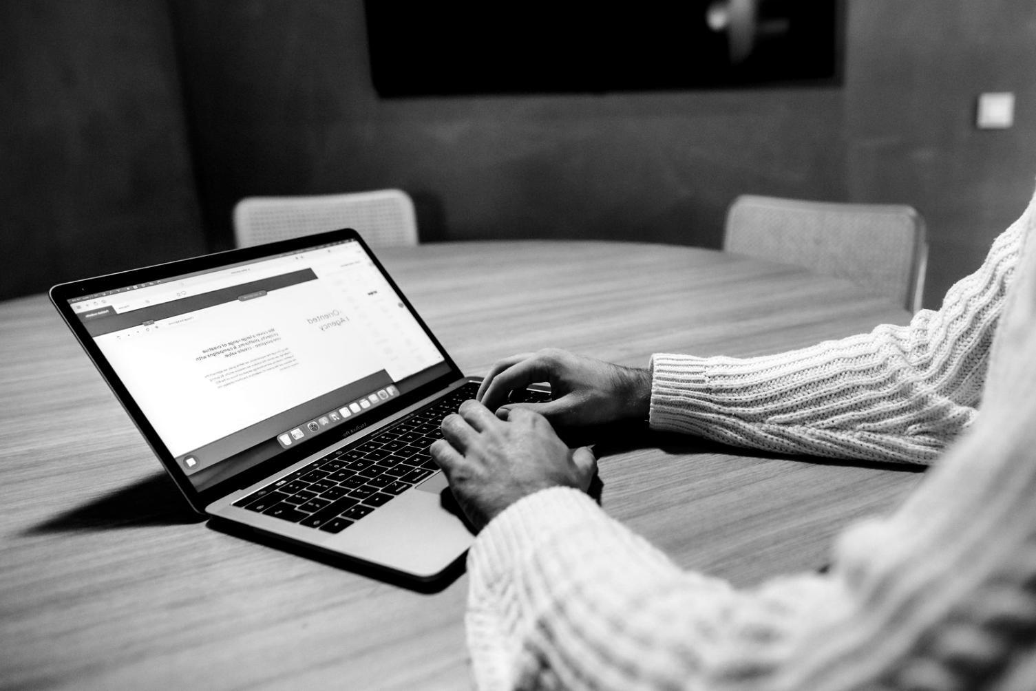 Mobile app performance monitoring dashboard
